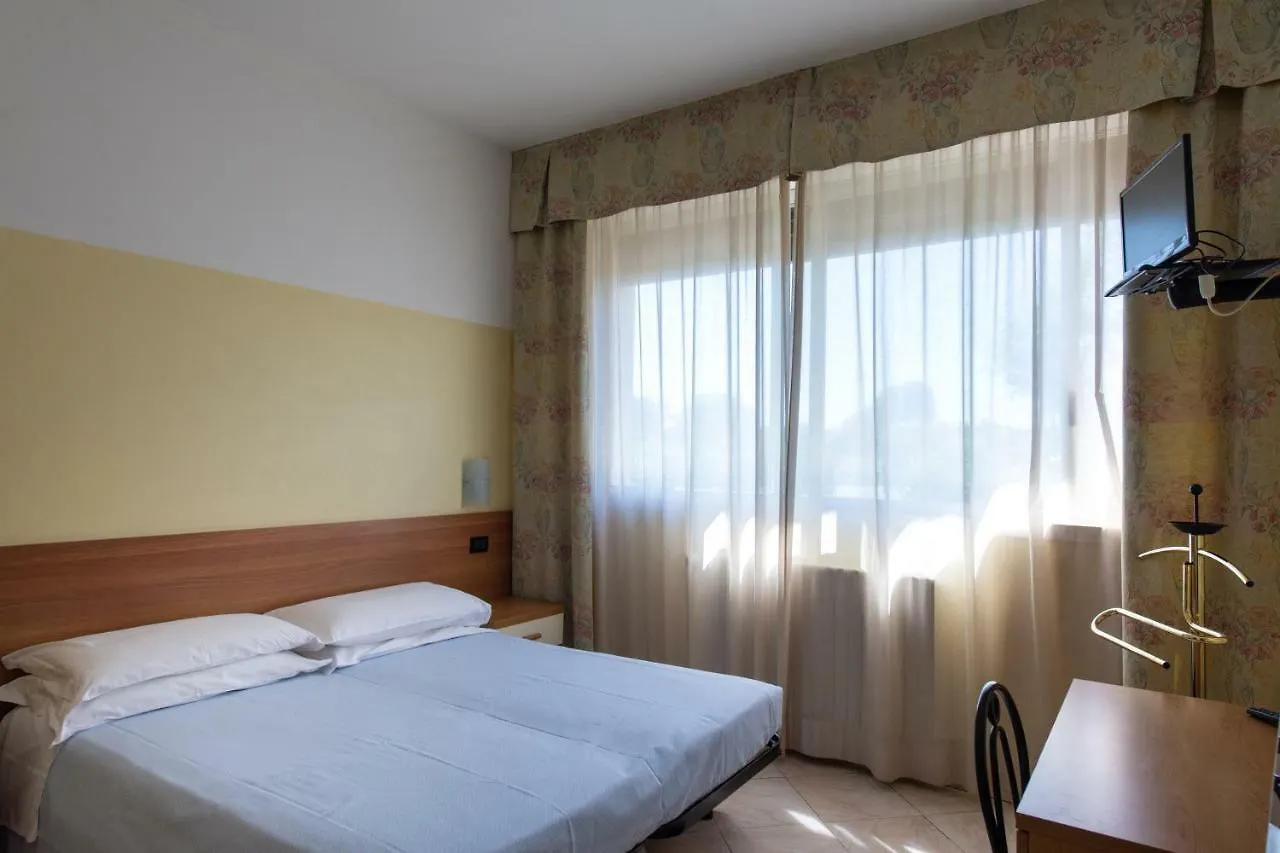 Hotel Fattori Bolonya